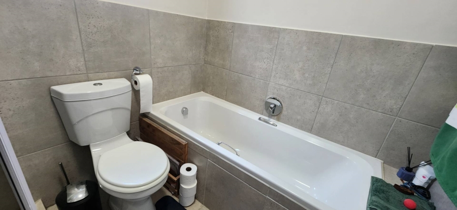 2 Bedroom Property for Sale in Paarl Western Cape